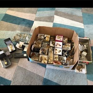 Large lot vintage watches and jewelry